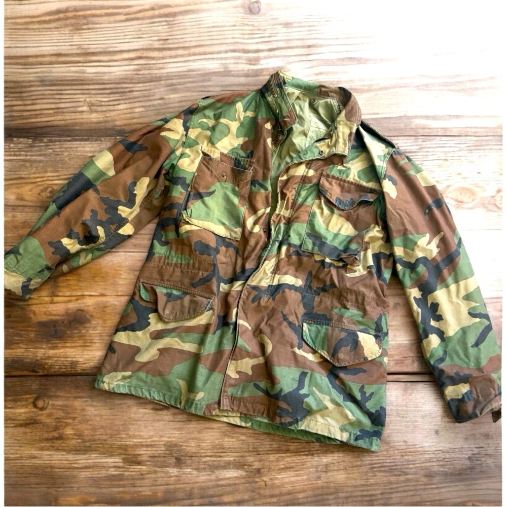 βRugged Military-Issue Winter Coat β Durable & Warmβ